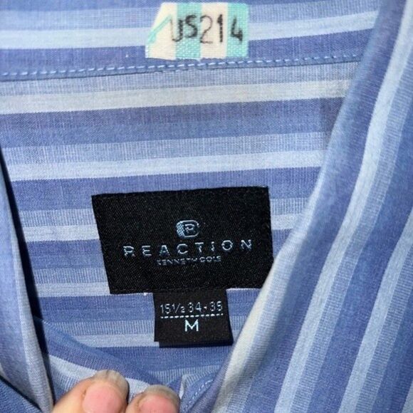 Men’s Kenneth Cole Reaction Long Sleeve Striped Dress Shirt –Size Medium (15 1/2 - Picture 2 of 3
